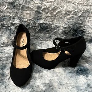Y not comfort shoes, size 8, color black, 3in heels